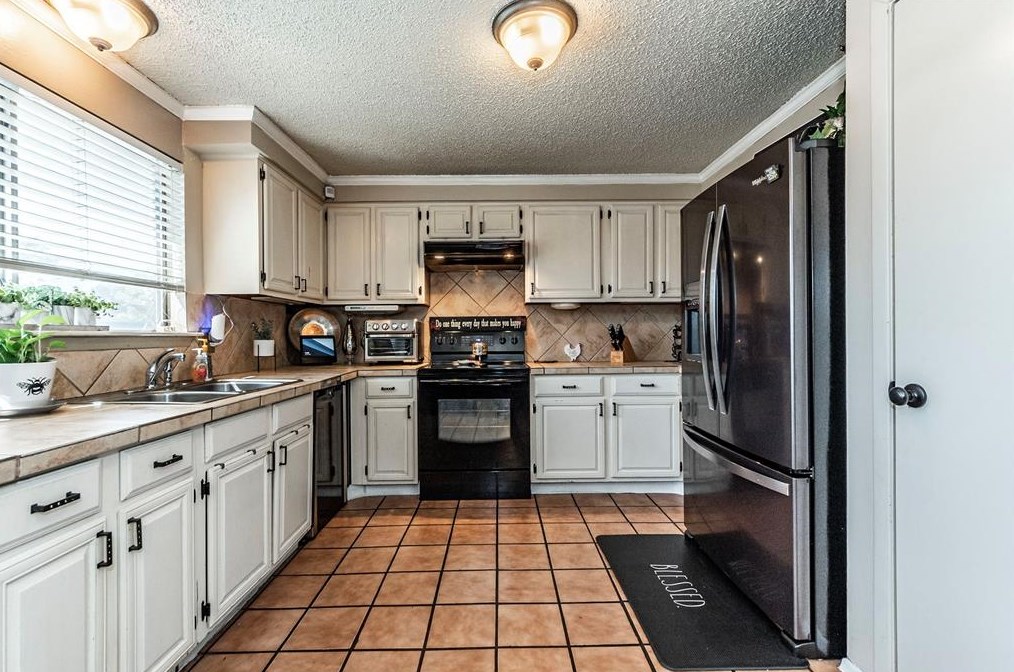12250 Villa Lea Ln, Houston TX  77071-1216 exterior