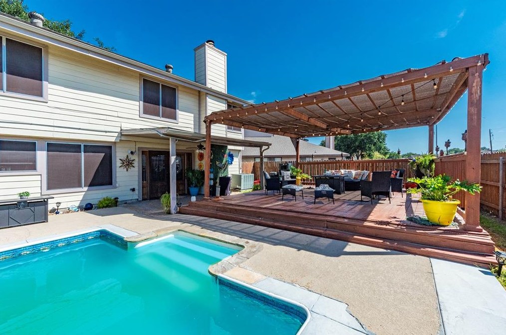 12250 Villa Lea Ln, Houston TX  77071-1216 exterior