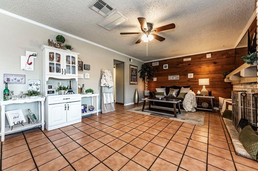 12250 Villa Lea Ln, Houston TX  77071-1216 exterior