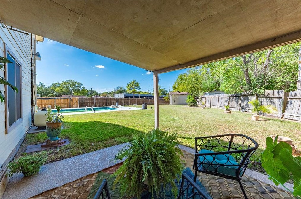12250 Villa Lea Ln, Houston TX  77071-1216 exterior