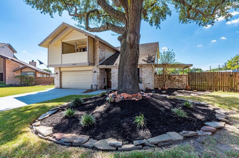 12250 Villa Lea Ln, Houston, TX 77071-2732