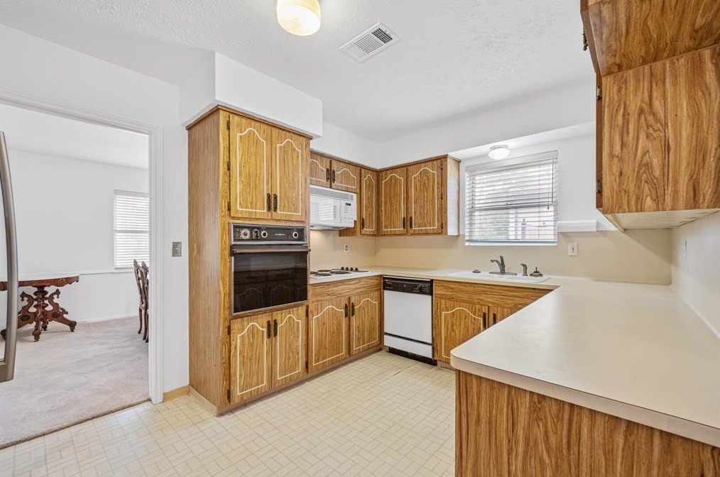 14130 Indian Wl Dr, Houston TX  77069-1315 exterior