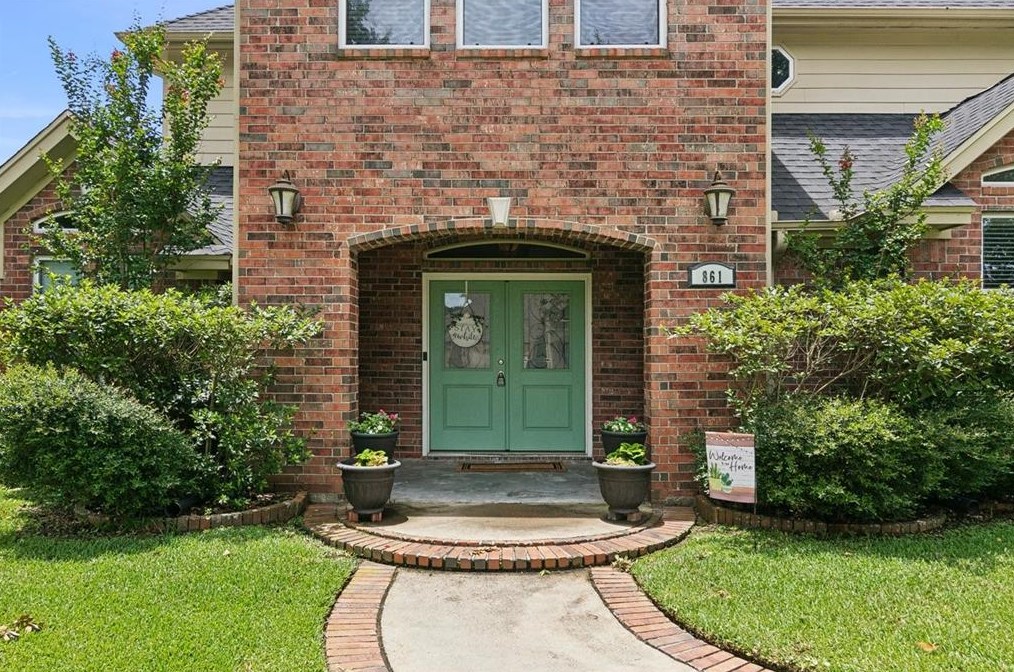 861 Baker Ave, Port Neches, TX 77651-4318