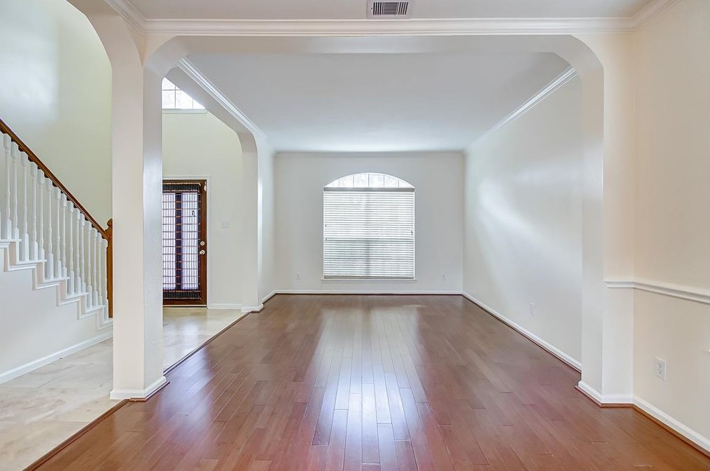 9318 Millcrest Ln, Houston TX  77083-6236 exterior