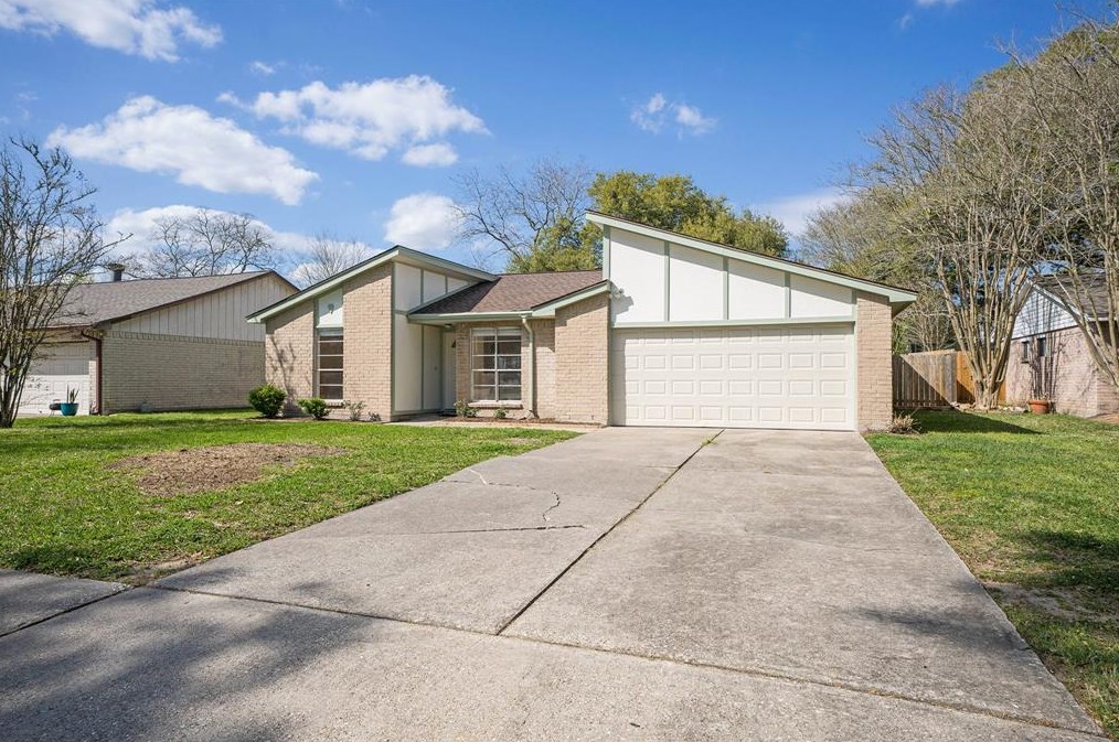 5904 Misty Meadow St, League City, TX 77573