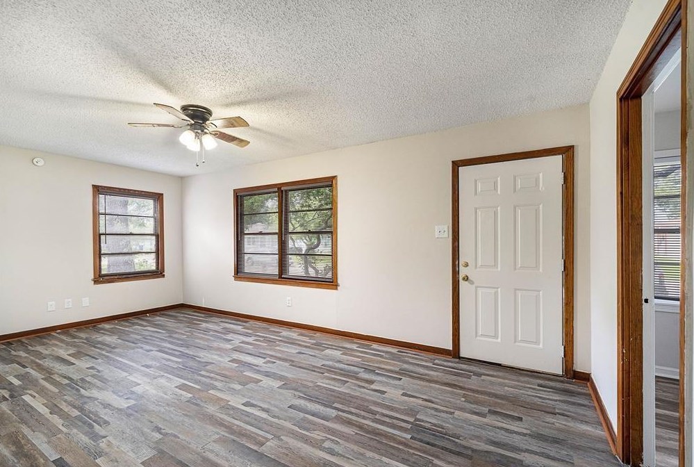 3001 Rust Ave, Texas City, TX 77590