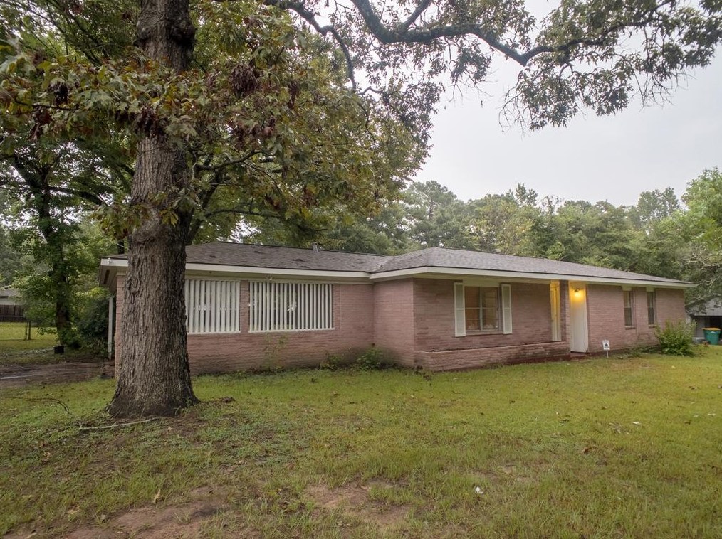 3618 W Davis St, Conroe, TX 77304