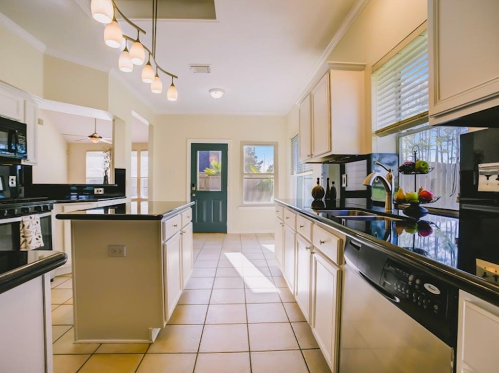 8931 Aber Trl Ct, Houston TX  exterior