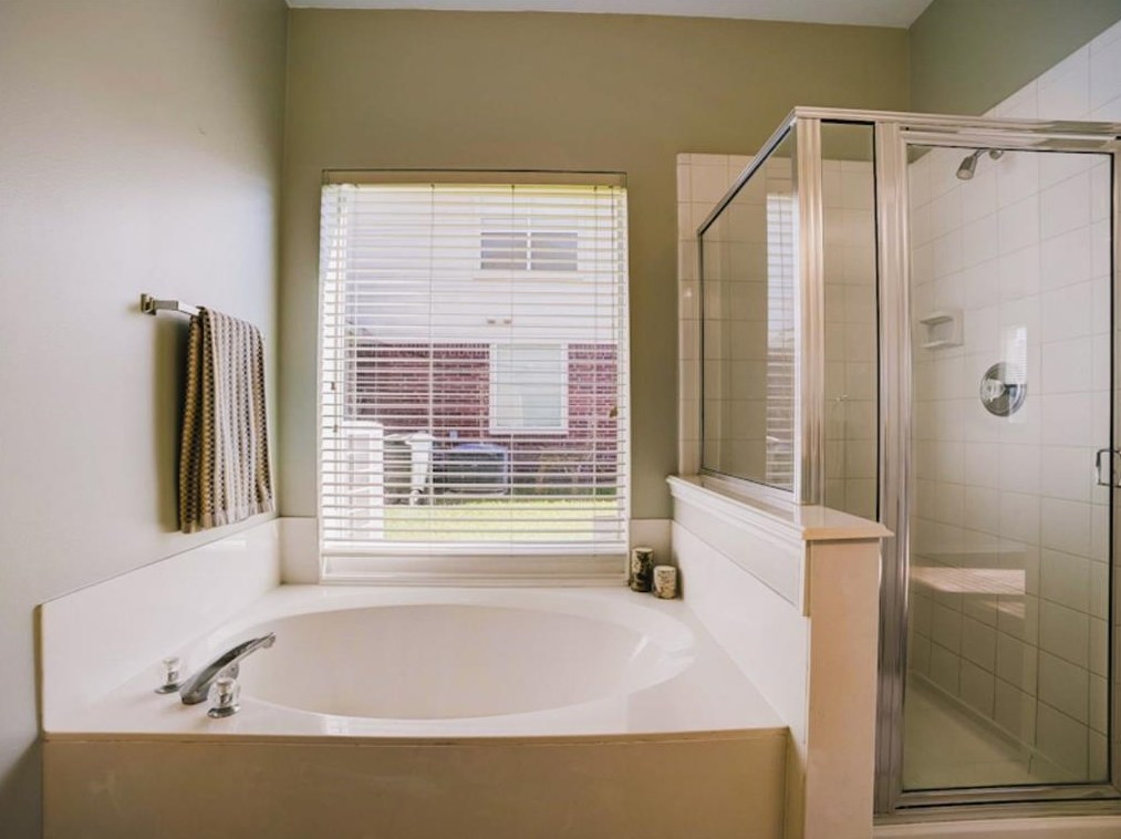 8931 Aber Trl Ct, Houston TX  exterior