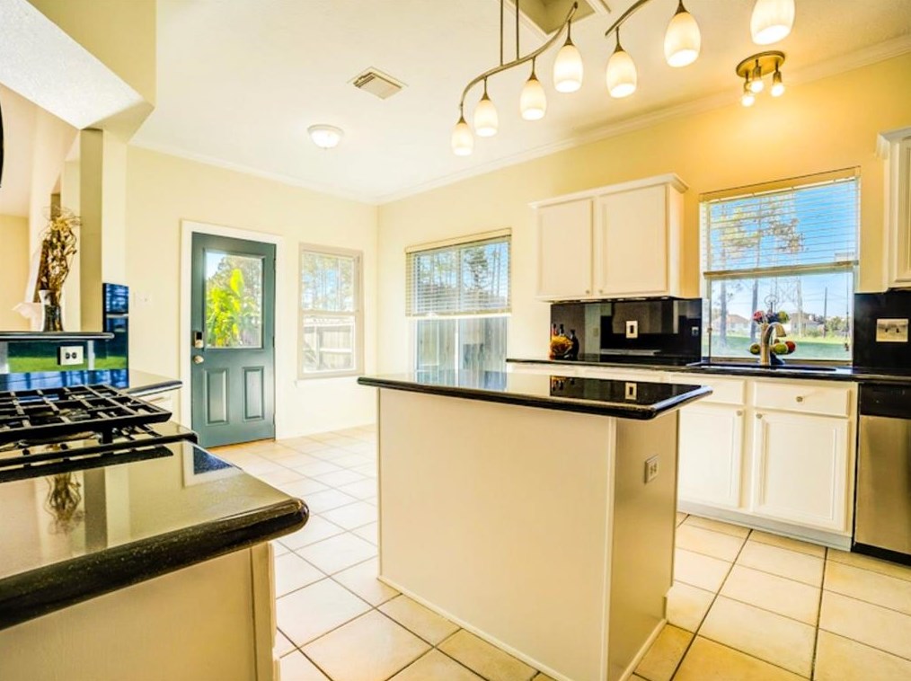 8931 Aber Trl Ct, Houston TX  exterior