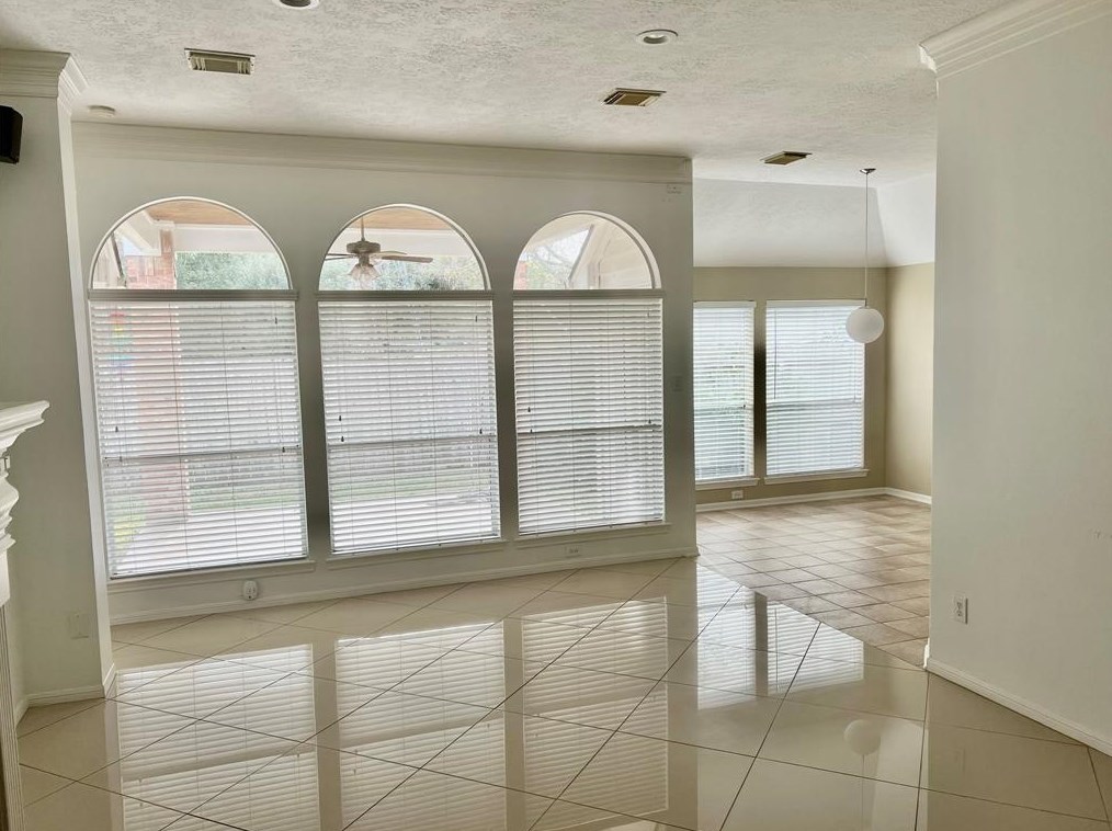 3406 Honey Creek Dr, Sugar Land, TX 77478