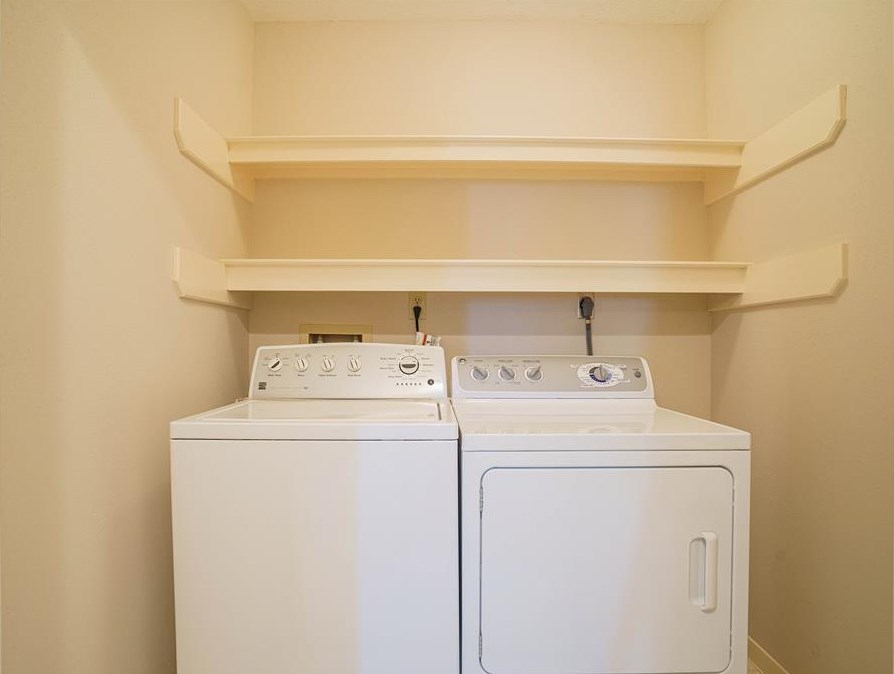 806 Orchard Peak Ct, Houston TX  77062-2167 exterior