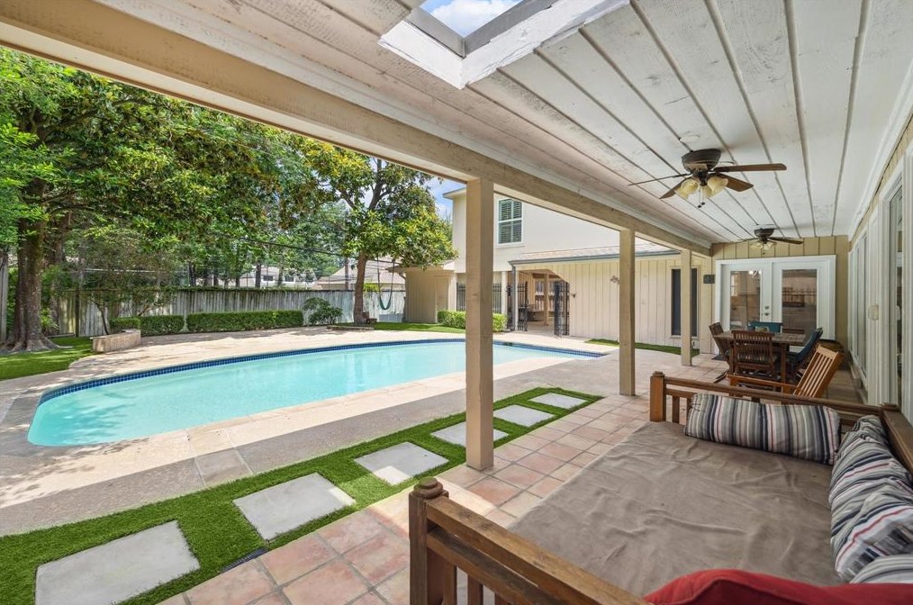 331 Tealwood Dr, Houston, TX 77024-6133
