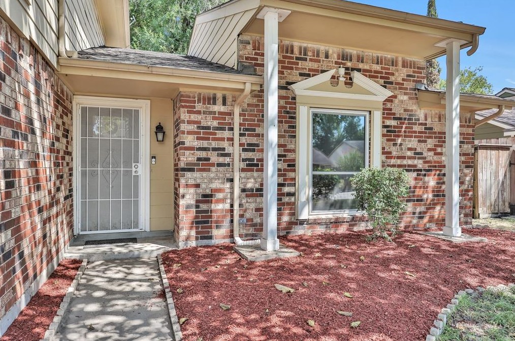 10022 Prairie Mist St, Houston, TX 77088-2241