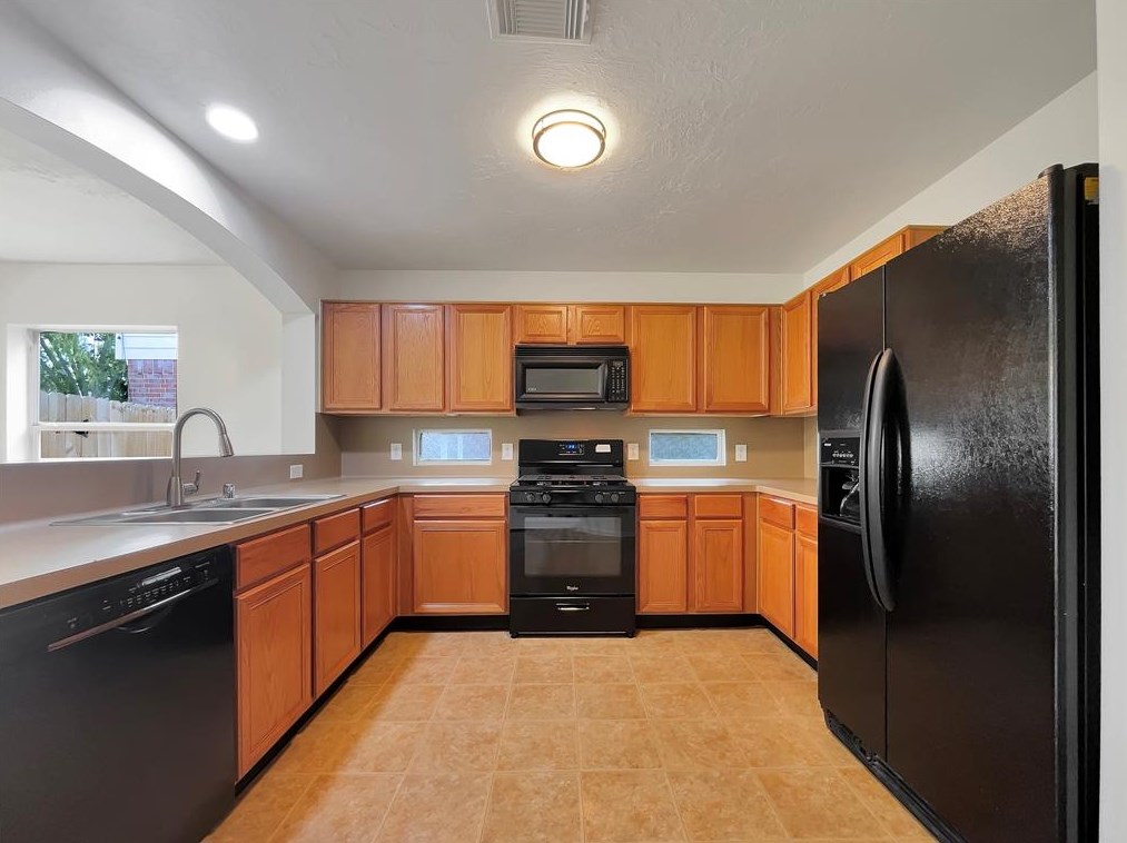 1822 Rock Ridge Dr, Houston TX  77049-1465 exterior