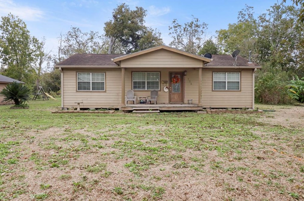 758 Saint Anne St, Richwood, TX 77531