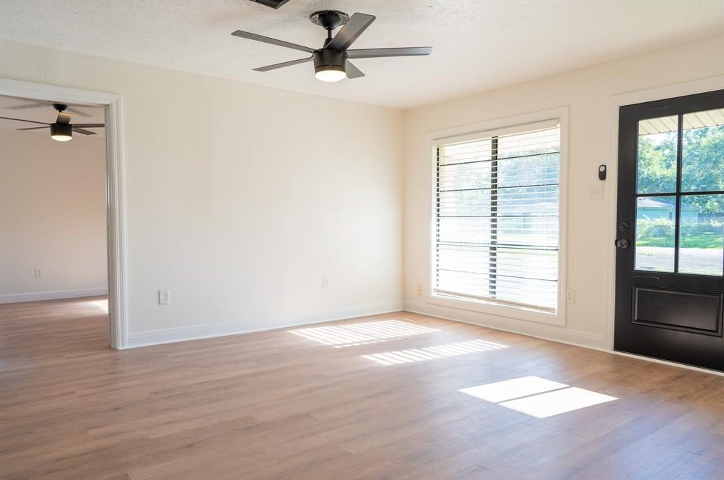 8090 San Diego St, Beaumont, TX 77708