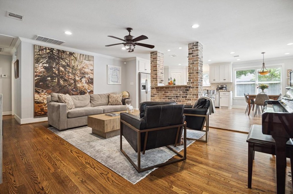 2622 Haverhill Dr, Houston, TX 77008-3034