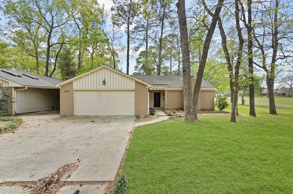 452 Apple Valley Dr #b, Conroe, TX 77304