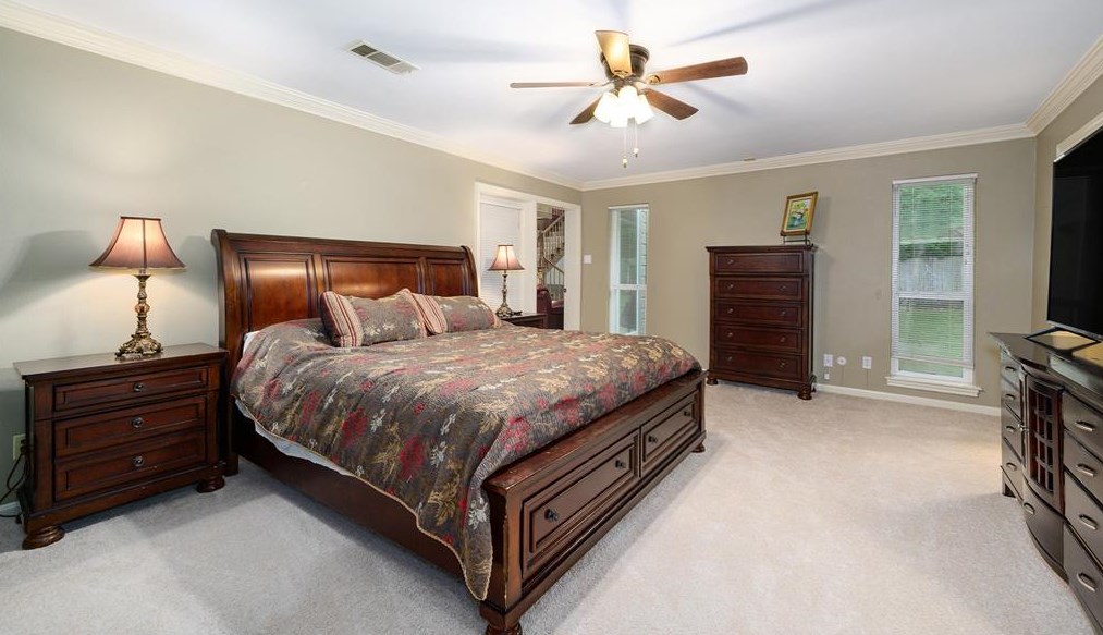 5707 Vestavia Dr, Houston TX  77069-2638 exterior