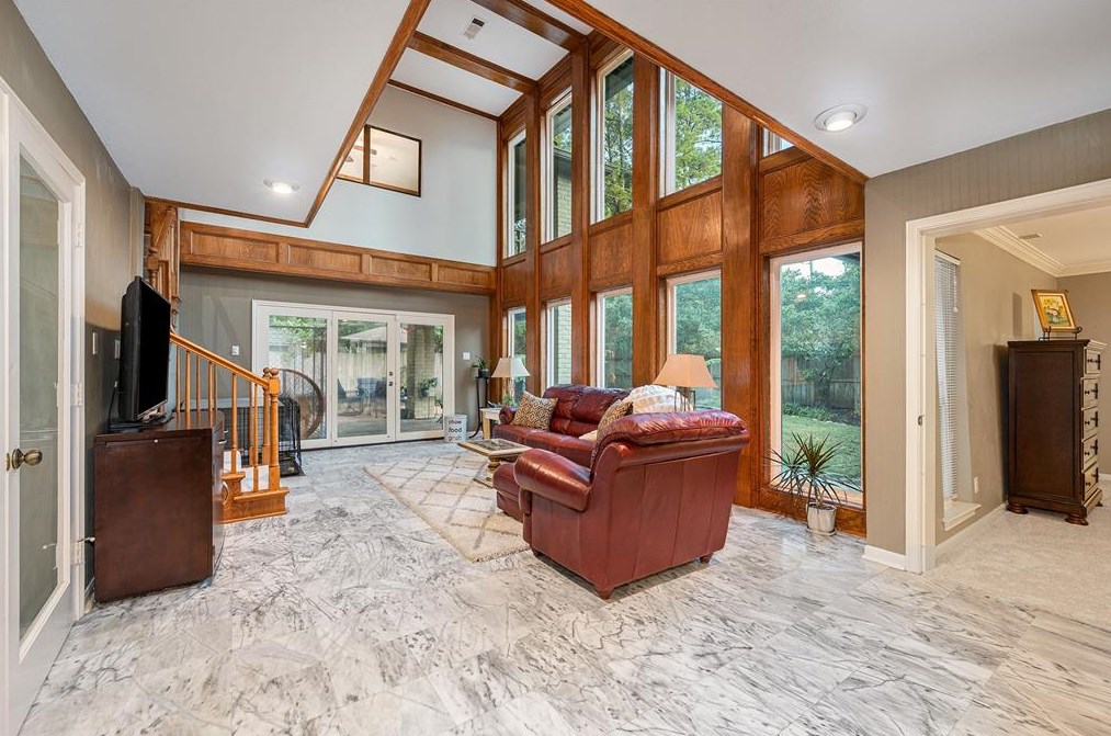 5707 Vestavia Dr, Houston TX  77069-2638 exterior
