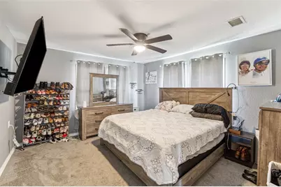 9330 E Avenue L, Houston, TX 77012 - Photo 6