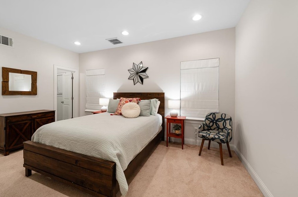 1512 Johnson St, Houston TX 77007-2916 exterior