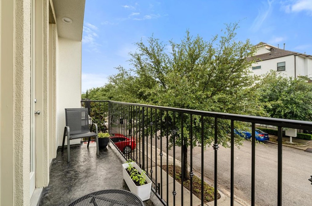 1512 Johnson St, Houston TX 77007-2916 exterior