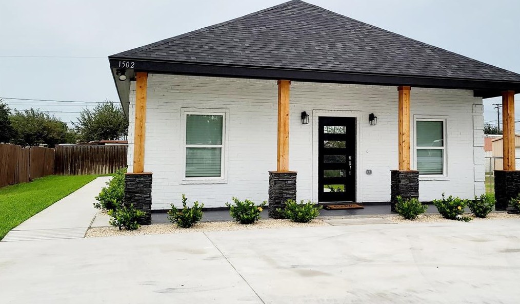 1502 Charles St #2, Mission, TX 78572