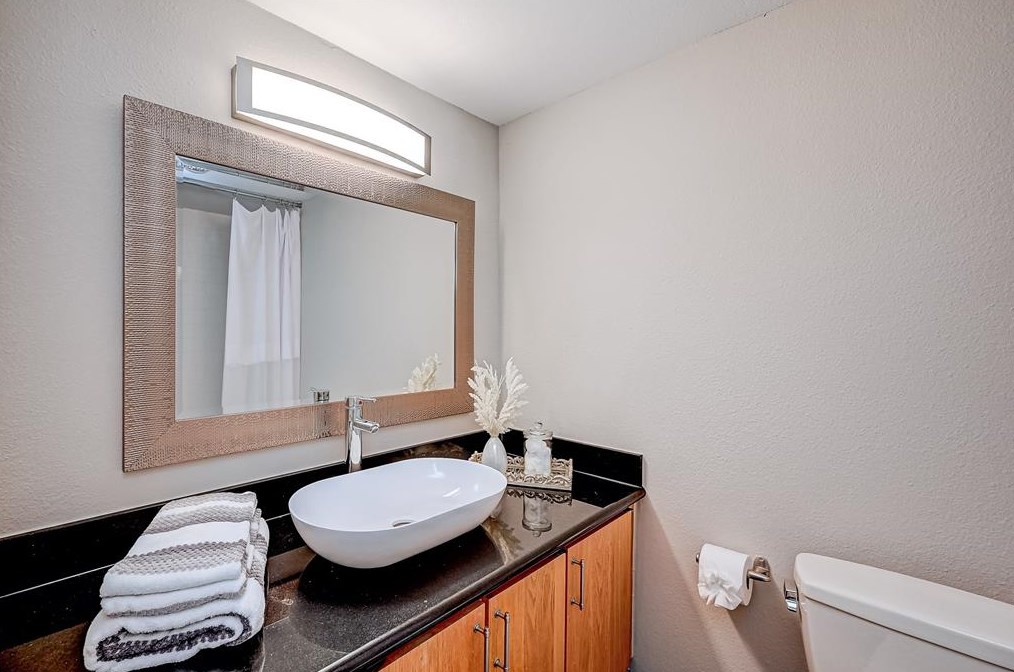 2321 Steel St, Houston TX  77098-5630 exterior