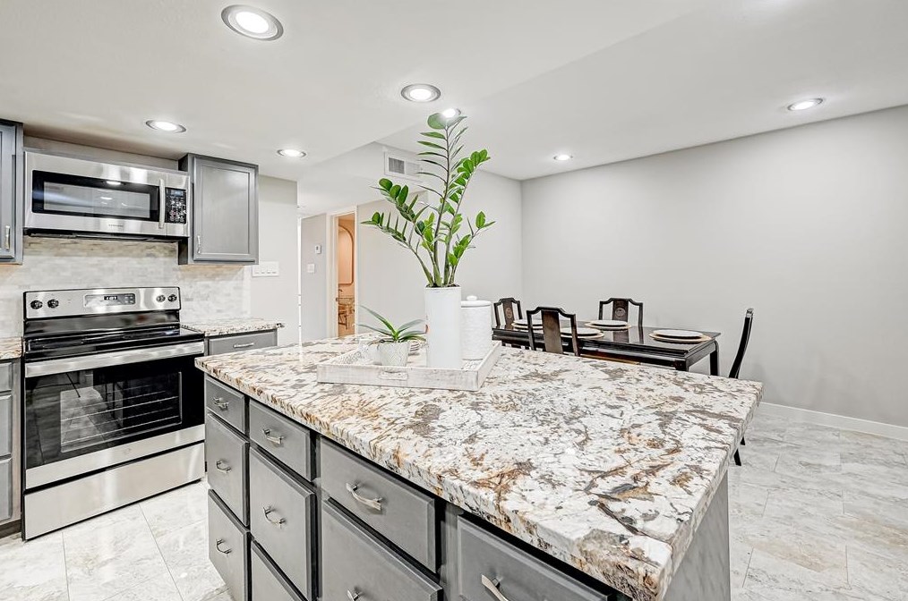 2321 Steel St, Houston TX  77098-5630 exterior