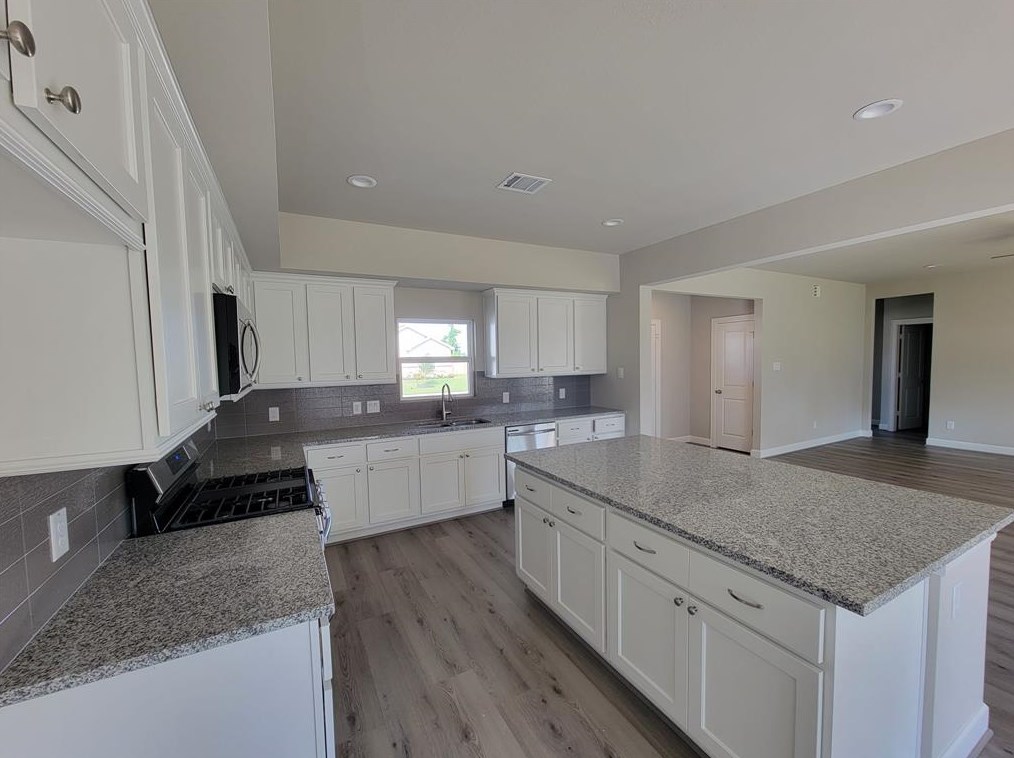 1620 La Delle St, Dinsmore, TX 77488