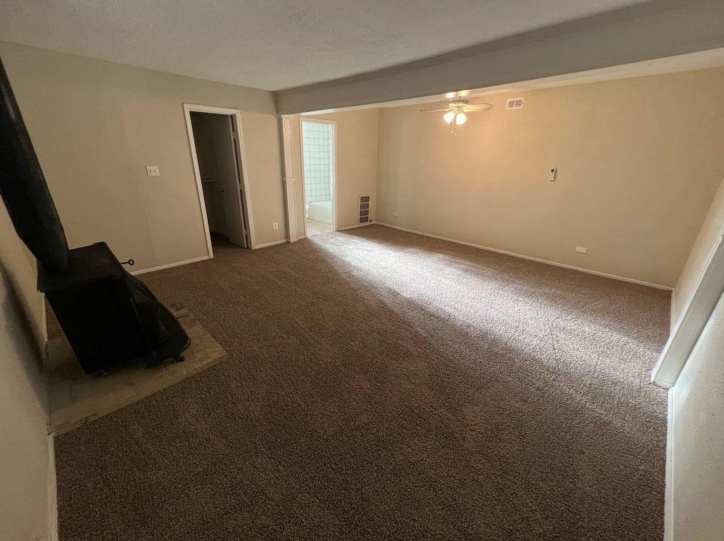 7935 Fernbank Dr, Houston, TX 77049-2308