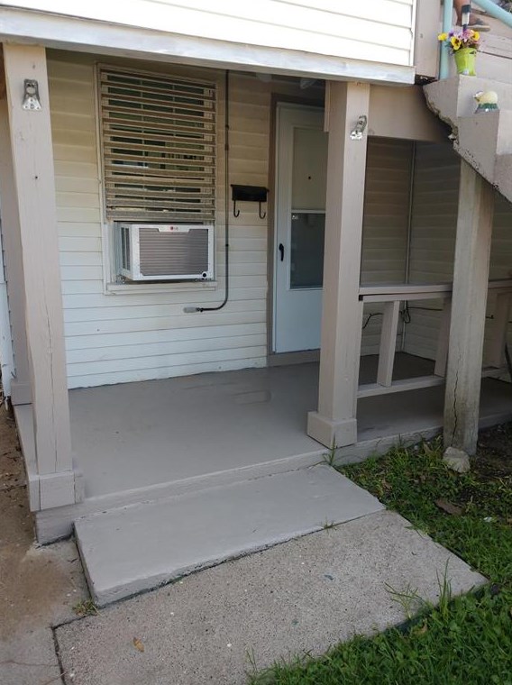 2016 39th St, Galveston, TX 77550