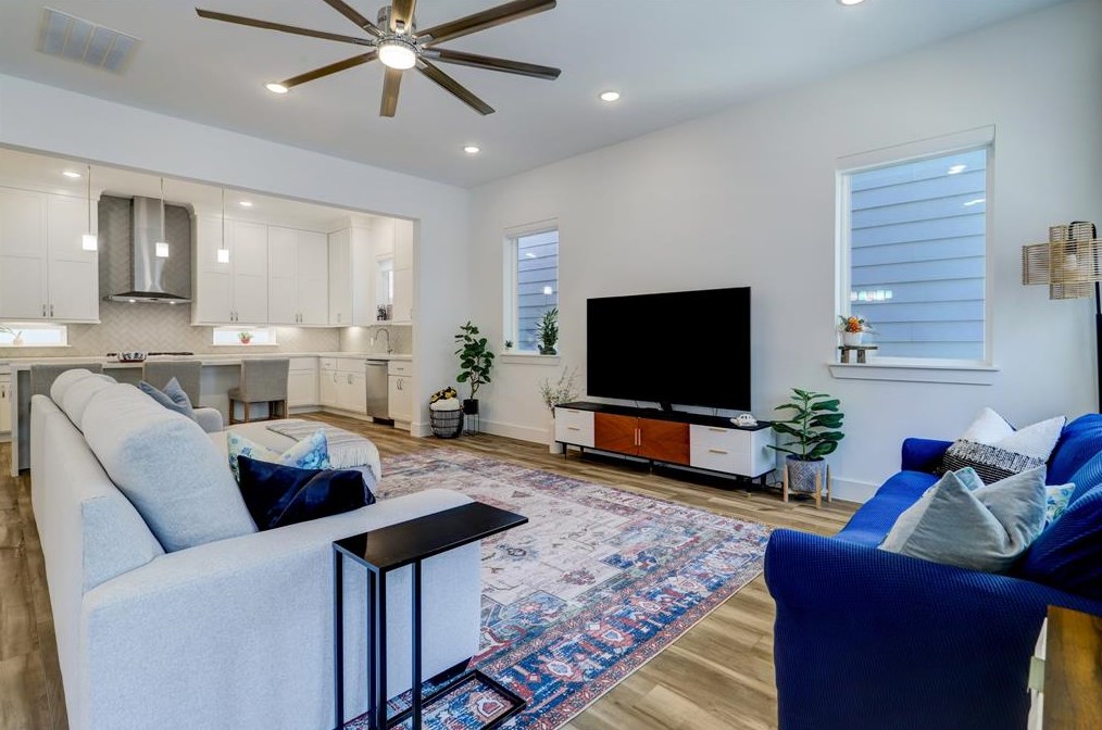 1432 34th 1/2 St, Houston TX  77018-6229 exterior