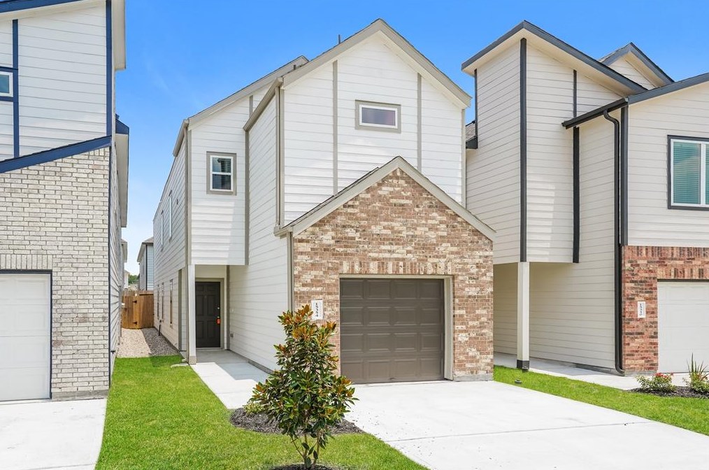 15354 Estrella Ct, Houston, TX 77073-5560