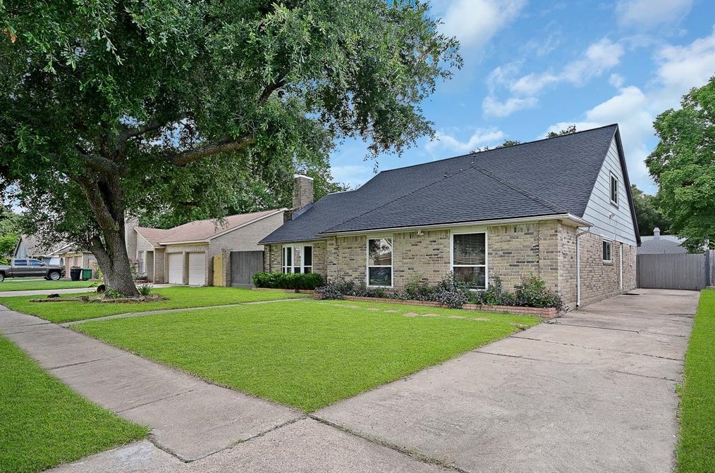 12714 Huntington Field Dr, Houston, TX 77099