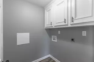 725 10th St, Dickinson, TX 77539 - Photo 16