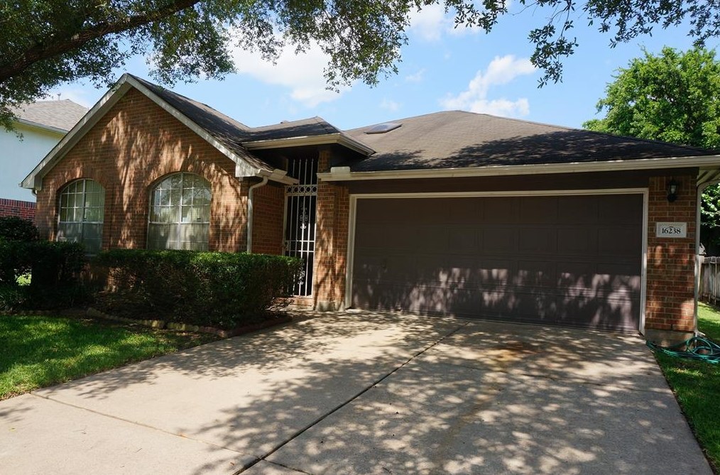 16238 April Ridge Dr, Houston, TX 77083-5276