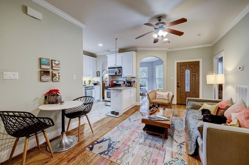319 W 10th St #a, Houston, TX