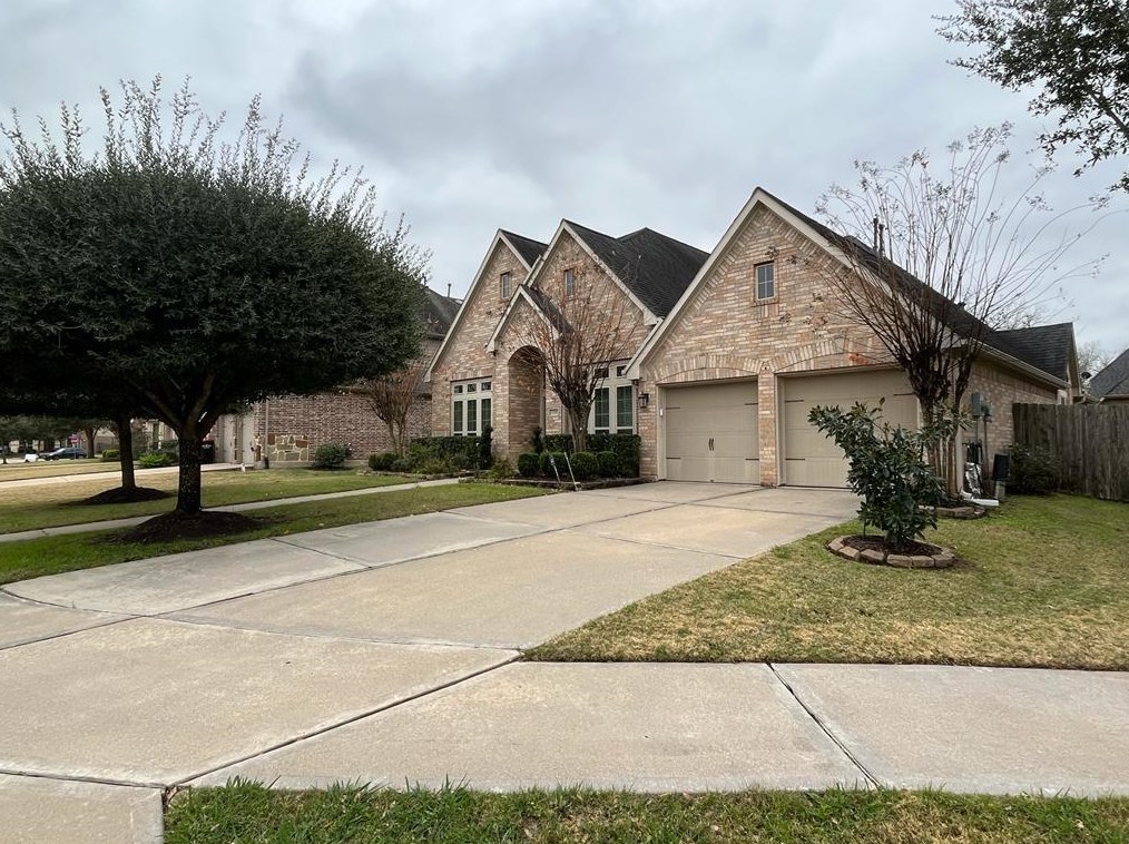 5910 Cranbrook Canyon Ct, Sugar Land TX  77479-1672 exterior