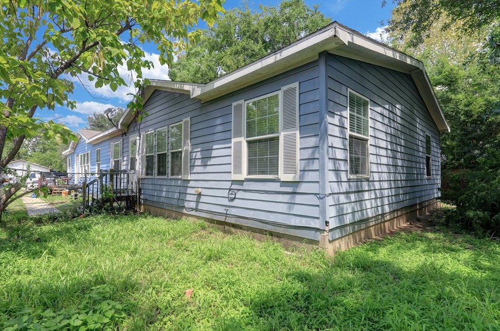 1041 Reverend B J Lewis Dr #b, Houston, TX 77088