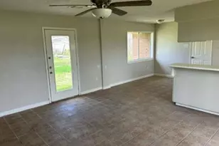 306 Tennyson St, San Leon, TX 77539 - Photo 4