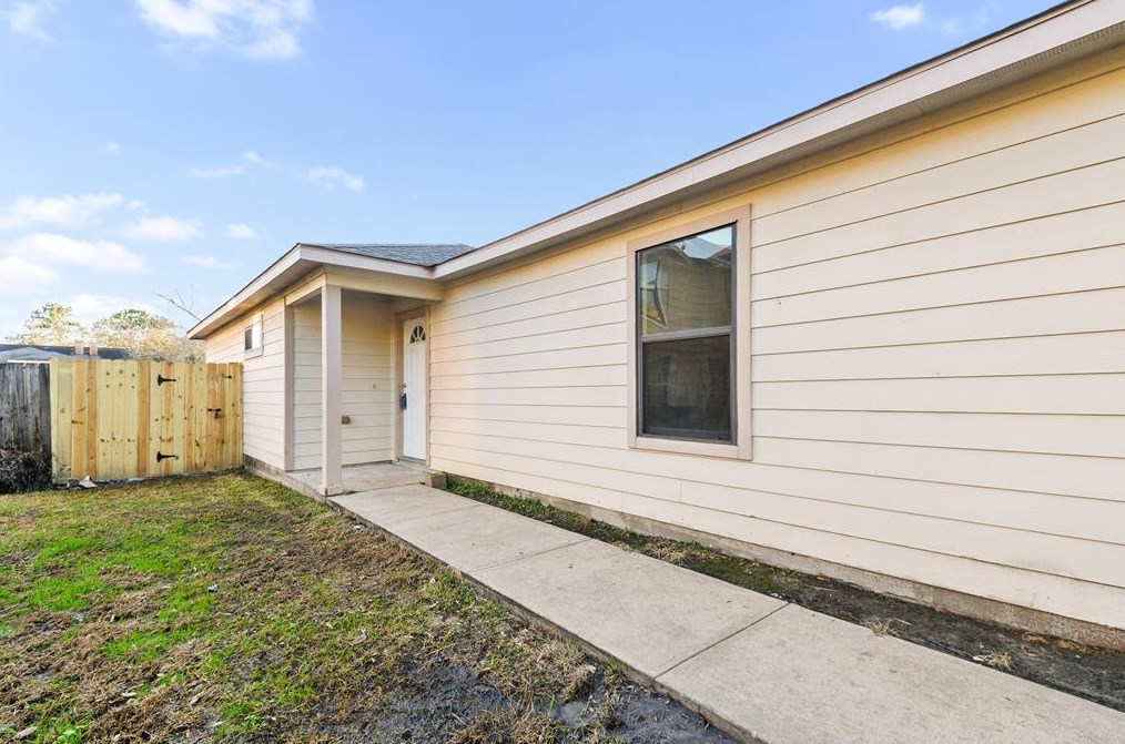 10242 Azalea Vlg, Houston, TX 77088