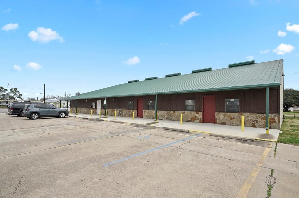 745 Austin St, Hempstead, TX 77445