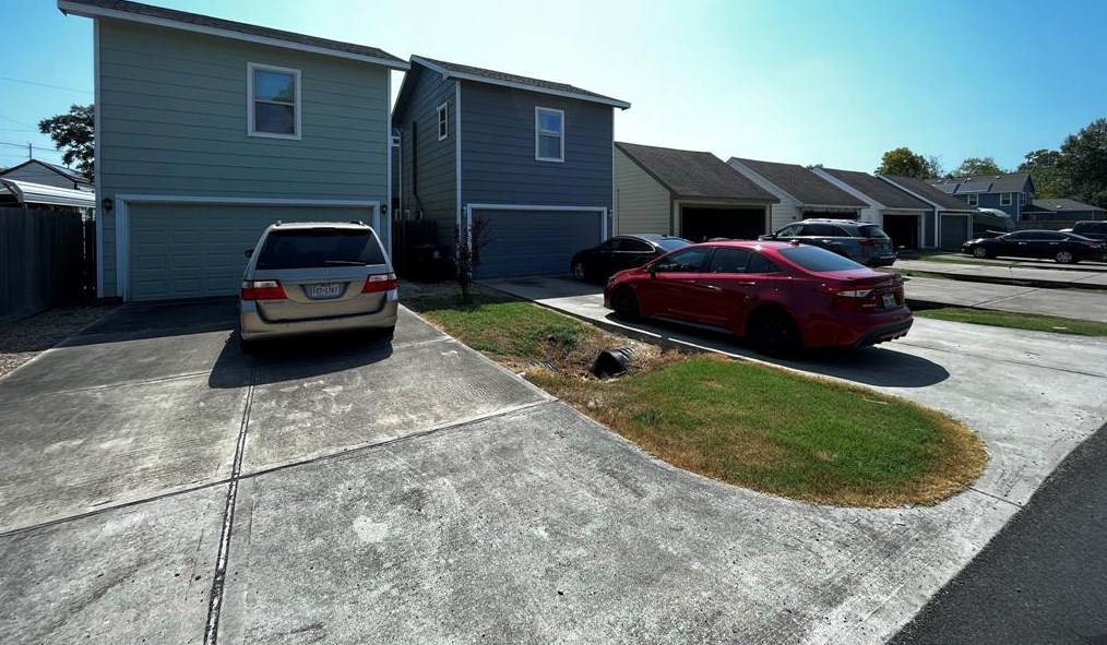7913 Dyer St #a, Houston, TX 77088
