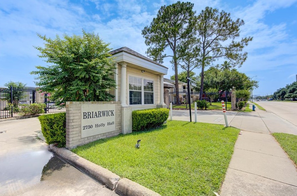 2750 Holly Hall St #1712, Houston, TX 77054