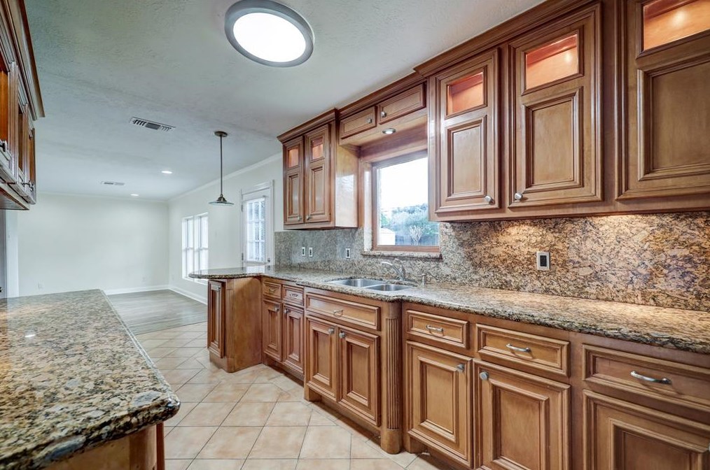 7330 Tours St, Houston TX  77036-6418 exterior