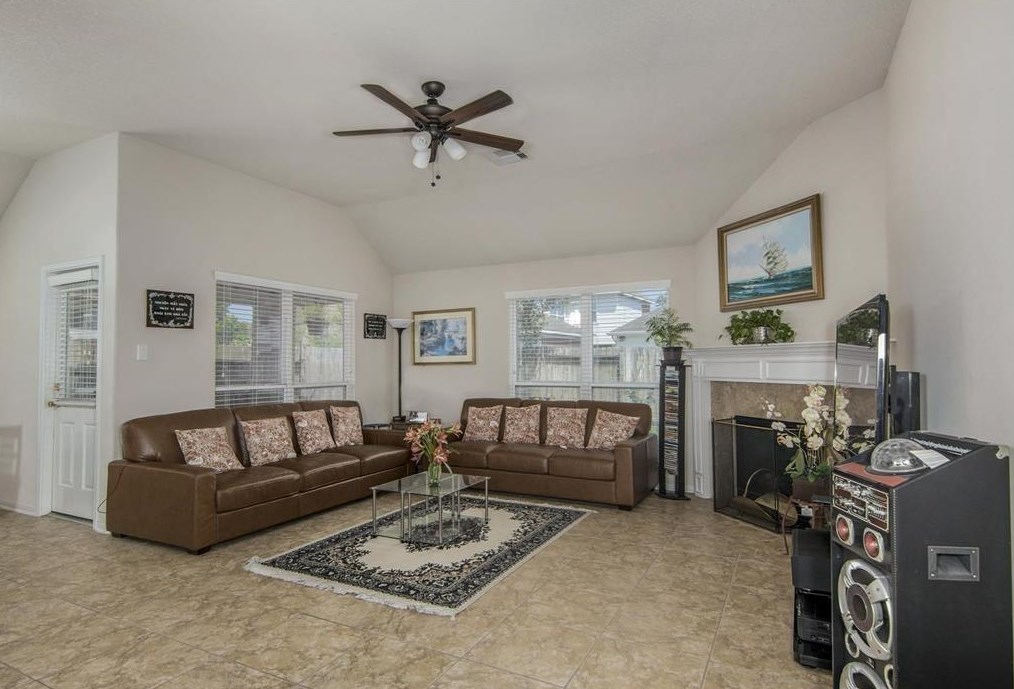 22318 Spring Crossing Dr, Spring, TX 77373