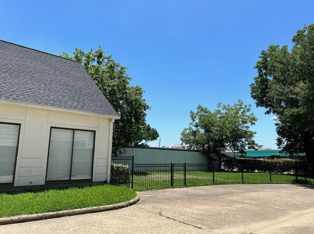 2605 Potomac Dr #1, Houston, TX 77057